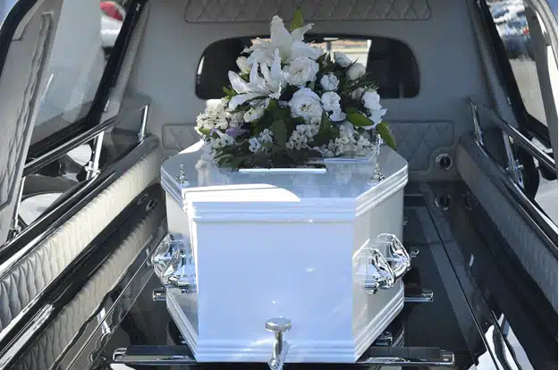 Elegir el tipo de entierro y la funeraria